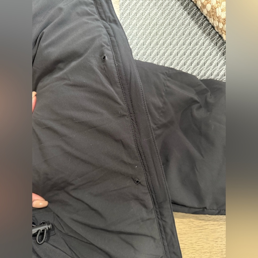 ALO Yoga Black Puffer Coat - Picture 13 of 14